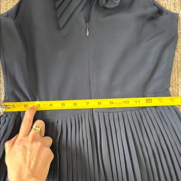 Banana Republic Navy midi dress - Picture 8 of 11